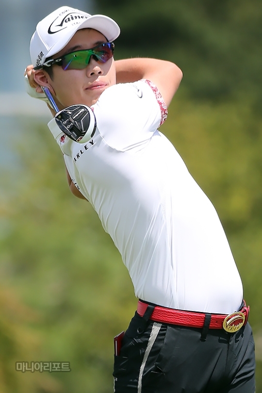 김우현(25.바이네르)이1번홀강한티샷을날리고있다.양산(경남)=박태성기자