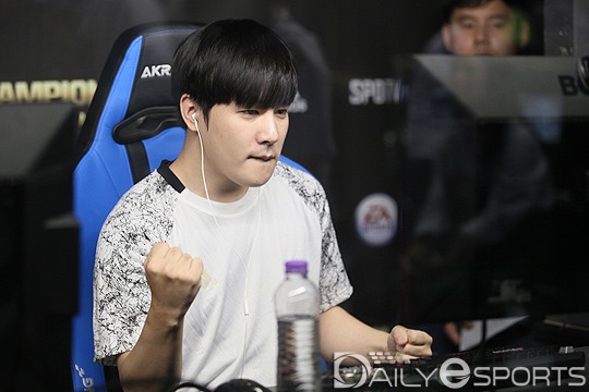 16강 개막전에서 승리한 최성은.