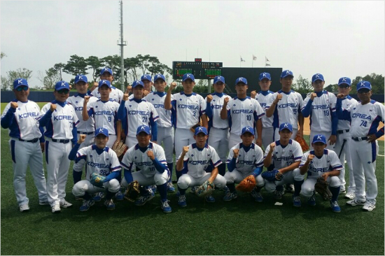 30일제21회아시아선수권대회1차전에서필리핀에대승을거둔청소년야구대표팀.(자료사진=대한야구협회)