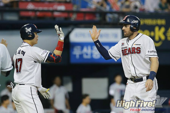 '화려한복귀전'두산베어스의닉에반스가30일한화이글스전에서홈런2개를터트리며화려한1군무대복귀를알렸다.(사진=두산베어스제공)