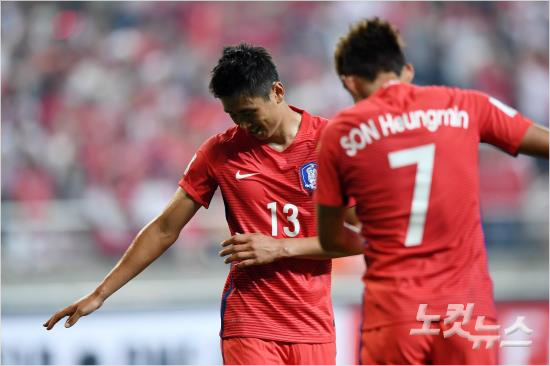 세번째골을합작한구자철(왼쪽)과손흥민.(박종민기자)