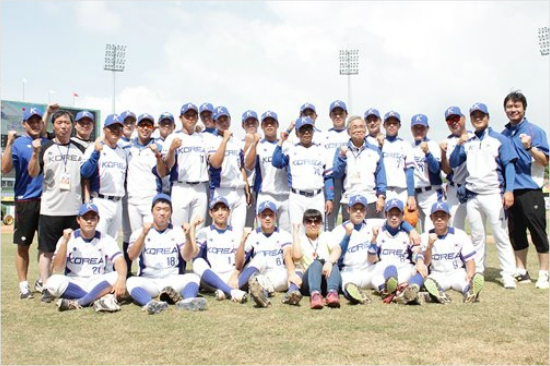 '우승보다더값진3위'한국청소년야구대표팀이4일제11회아시아선수권대회에서중국을꺾고3위를확정한뒤포즈를취한모습.(타이중=대한야구협회)