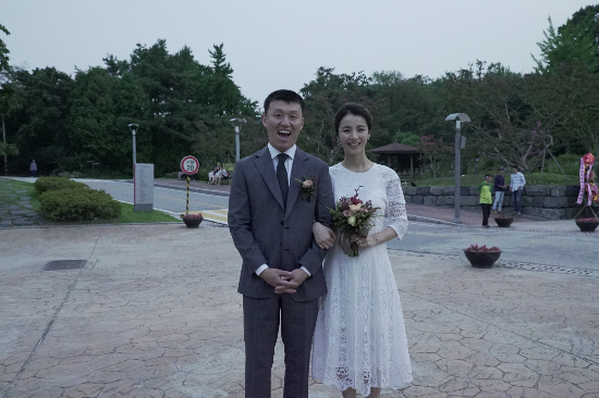 김민재(왼쪽),최유라부부(사진=씨제스엔터테인먼트제공)