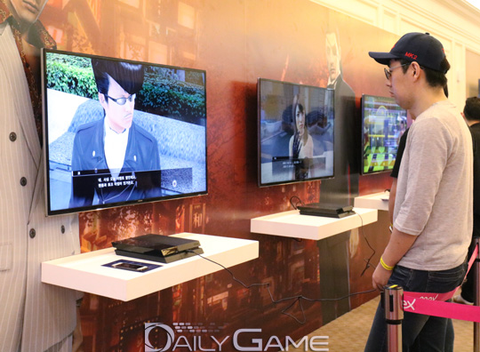 VR 체험관을 나오면 PS4로 체험할 수 있는 게임들이 즐비합니다.