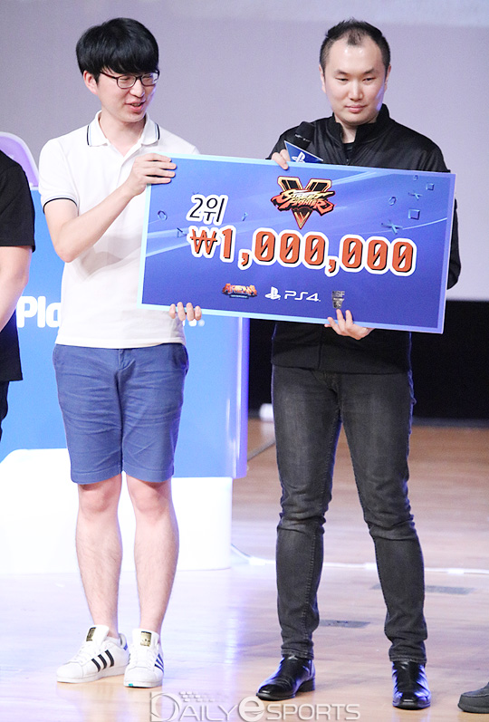 '제가 들어드릴게요'