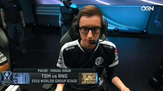 경기가 중단 된 TSM과 RNG의 경기. (사진=OGN 중계 캡처)
