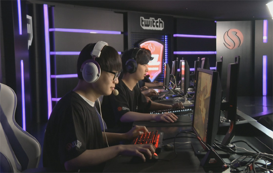 개막전에서 승리를 거둔 몬스터kr.(사진=VSL 중계 캡처)