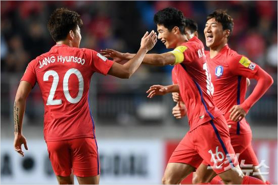 한국이A조2위로올라섰다.(박종민기자)