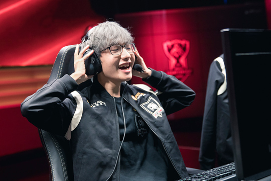 LCK 챔피언 락스, 롤드컵 8강을 잡아라! A조 2주차 현장스케치