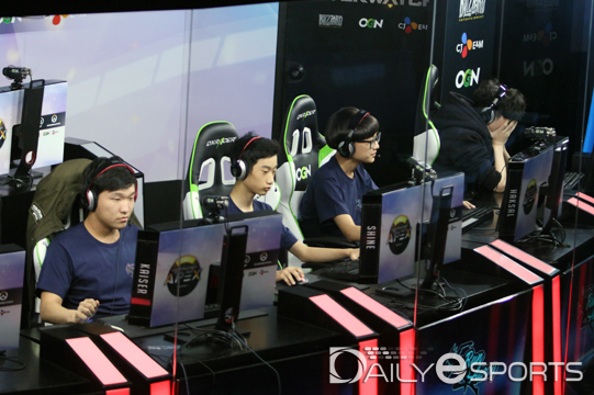 '오버워치의 중심에서 주모를 외치다' 러너웨이, 리유나이티드 학살하며 첫 승