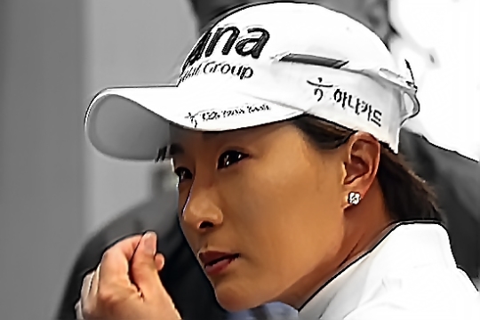 지난3월미국애리조나주피닉스에서열린LPGA투어JTBC파운더스컵직후박세리가기자회견을열고은퇴를선언하면서눈물을보이고있다.사진=박태성기자