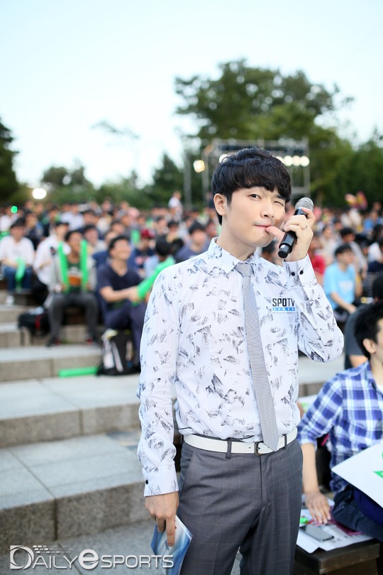 고인규 해설 "프로리그 후회 없이 했다…스타2는 계속 이어질 것"