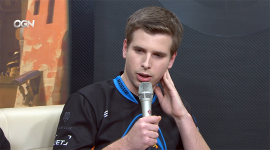 로그 'aKm' 딜런 비녯.(사진=오버워치 에이펙스 중계 캡처)