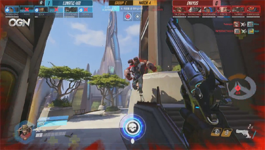 마지막까지 상대 진영을 휘저으며 시간을 끄는 엔비어스의 윈스턴.