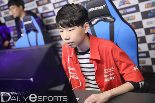 유영혁, 문호준, 전대웅을 모두 물리치고 1위로 결선 4강에 합류한 유창현.