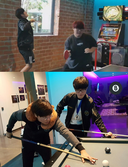 챔피언 재킷을 입은 채 여가를 즐기는 SK텔레콤 선수들.(사진=SK텔레콤 T1 트위터 발췌)