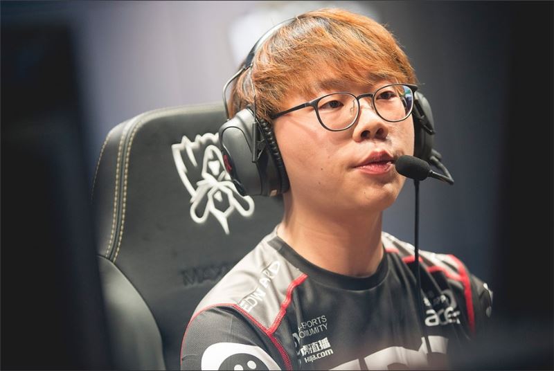EDG의 미드 라이너로 2년간 활동했던 '폰' 허원석.
