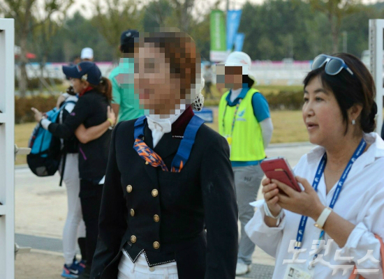 '어긋난모정'최순실씨는딸정유라씨(왼쪽)의입신양명을위해입시비리와승부조작,조직사유화등체육계4대악을철저하게실천했다.(사진=자료사진)