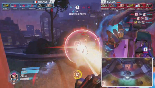 1인칭과 3인칭을 동시에 보여준 화면.