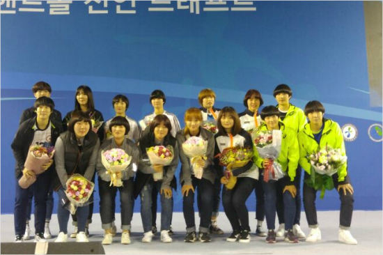 신인드래프트에서지명된16명의여자핸드볼선수들.(사진=대한핸드볼협회제공)