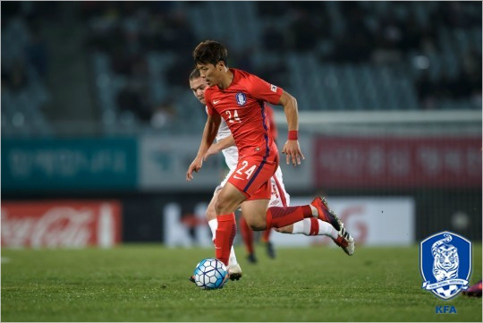 최근소속팀에서맹활약은물론,지난캐나다와평가전에도후반교체투입돼분명한가능성을선보인황희찬은대표팀자체훈련도중허벅지근육통증을호소하며우즈베키스탄과러시아월드컵아시아지역최종예선출전명단에서제외됐다.(사진=대한축구협회제공)