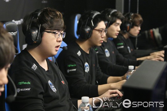 IEM 오클랜드 출전하는 롱주 게이밍 "플래시 울브전 자신 있다"