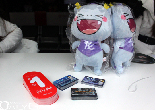 룽쿠코리아 야외 부스에서 수령 가능한 게임 쿠폰 각각 5000원, 1만 원, 2만 원 상당이다