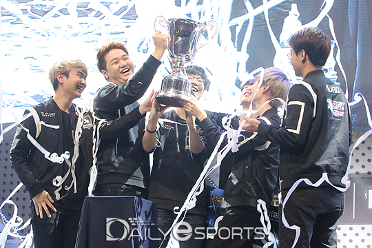 락스 타이거즈, 3대1로 콩두 꺾고 KeSPA컵 첫 정상