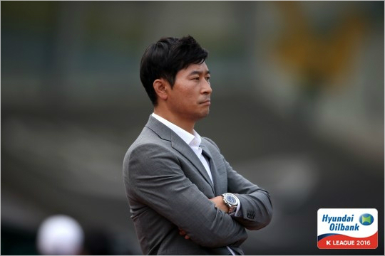 울산은계약연장옵션을행사하지않은윤정환감독의후임으로김도훈전인천감독을선임했다.김도훈감독은울산연고고등학교출신이다.(사진=한국프로축구연맹제공)