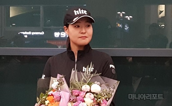 전인지가22일인천공항에서귀국인터뷰에응하고있다.영종도=정미예기자