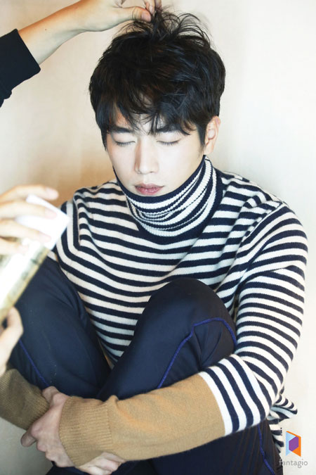 서강준, 화보 비하인드 공개! 팔색조 '눈빛부자'