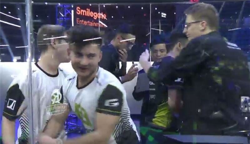 플립사이드 택틱스(사진=트위치 생중계 화면 캡처).