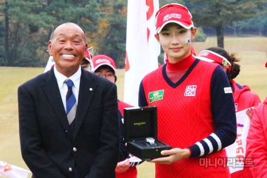 [포토]김민선, 더 퀸즈 MVP 수상