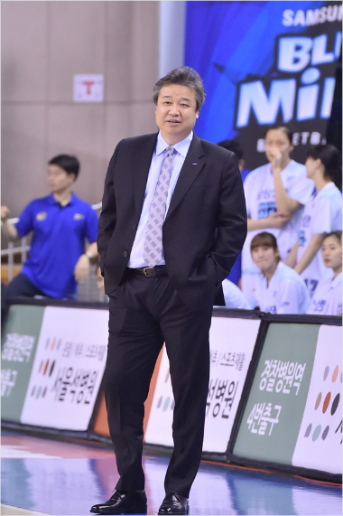 용인삼성생명임근배감독(사진=WKBL)