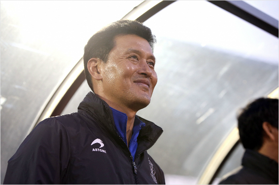 2017시즌부터K리그챌린지에새롭게뛰어드는아산무궁화프로축구단은2016시즌부천FC1995를이끌었던송선호감독을초대감독으로선임했다.(사진=아산무궁화프로축구단제공)