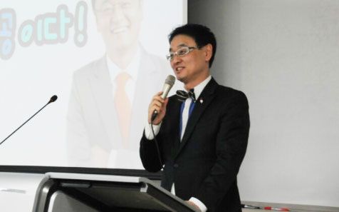 개그맨 권영찬, '올한해 힘든 일 많았는데 다들 살아계셔서 다행?'