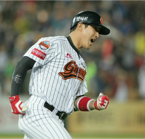 자유계약선수(FA)시장대어급으로평가받는황재균.(사진=롯데제공)