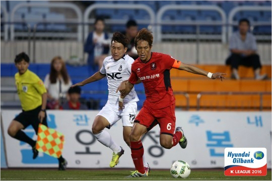 K리그클래식으로승격하는강원FC는부천FC1995의주장이자핵심수비수강지용을영입하며수비보강에성공했다.(사진=한국프로축구연맹제공)