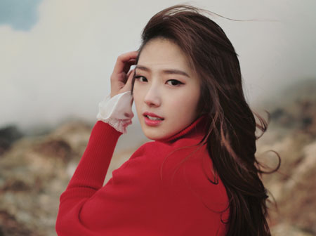이달의 소녀(하슬), 최정상 프로듀싱팀 '오레오'와 손 잡았다