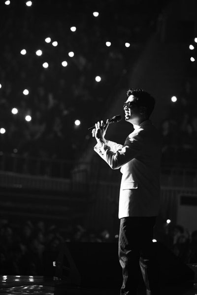 뮤지션 이적, '울려퍼지다'...'광주 투어공연 성황'