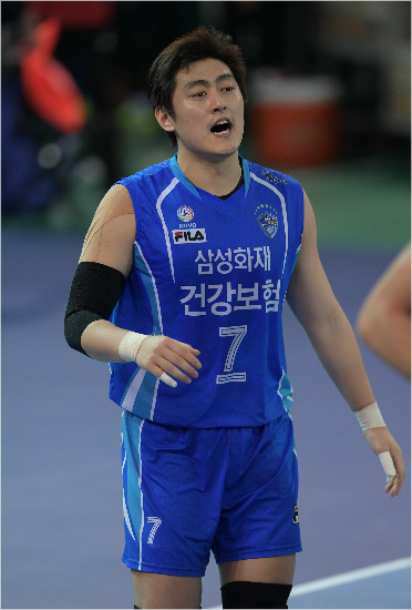 올시즌삼성화재의주장을맡은유광우는최근주춤한팀성적을끌어올려야한다는막중한책임감까지떠안았다.(사진=한국배구연맹제공)