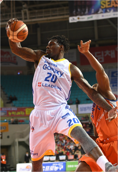 "한국이좋아요.그래서태극마크도달고싶어요."리카르도라틀리프가한국귀화를원하고있다.(사진=KBL제공)