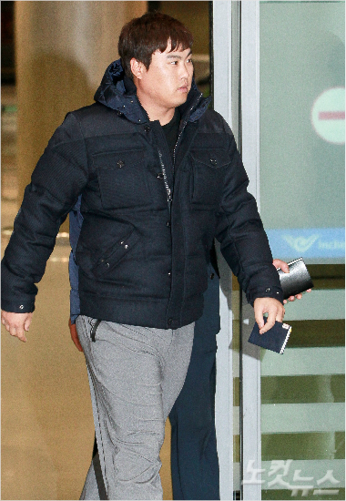 6일일본오키나와로출국해몸만들기를이어가는LA다저스류현진.(자료사진)