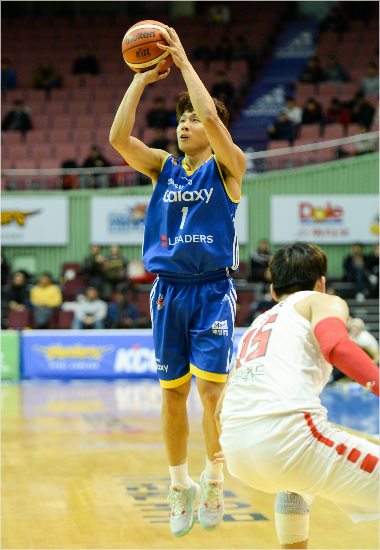 삼성김태술이10일SK와홈경기에서슛을시도하는모습.(잠실=KBL)