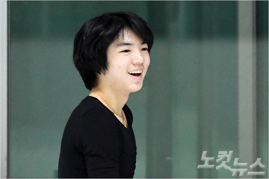 '피겨왕자'차준환(16)이12일서울태릉빙상장에서진행된공개훈련도중환하게웃고있다.(사진=박종민기자)