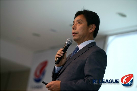 경기인출신으로는최초로한국프로축구연맹총재직에도전했던신문선명지대기록전문대학원교수는23명의선거인간가운데5명의지지를얻는데그쳤다.(사진=한국프로축구연맹제공)