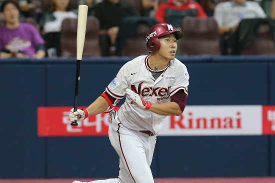 넥센히어로즈외야수고종욱이1억2천만원에2017시즌연봉계약을체결하면서억대연봉반열에올라섰다.(사진=넥센히어로즈제공)