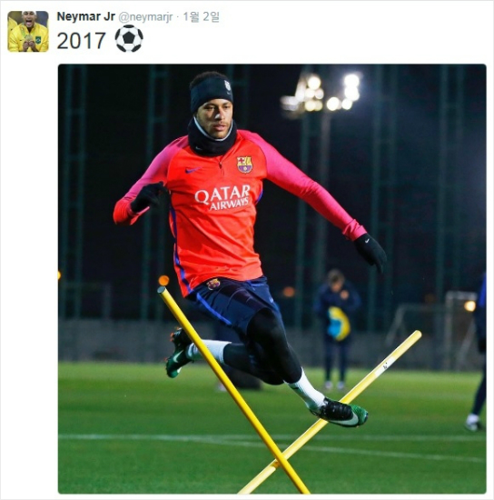 스페인프리메라리가FC바르셀로나에서활약하는브라질국가대표공격수네이마르는유럽리그에서활약하는전체축구선수가운데가장큰가치를가진선수로평가됐다.(사진=네이마르공식트위터갈무리)