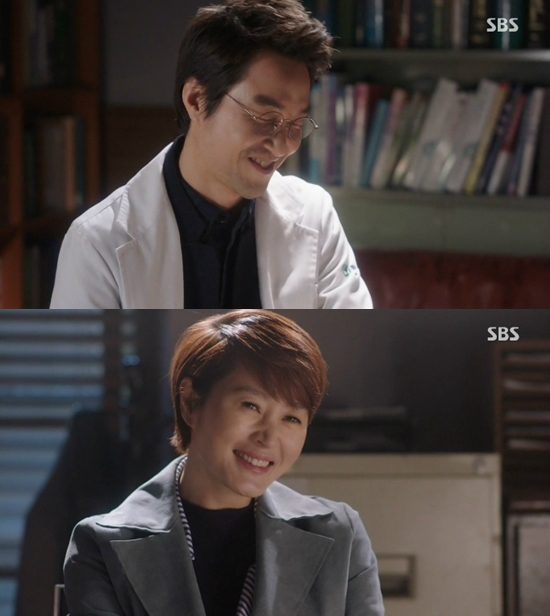 17일번외편에서는김사부(한석규분)와이영조(김혜수분)의재회가그려졌다.(사진=TV캐스트캡처)
