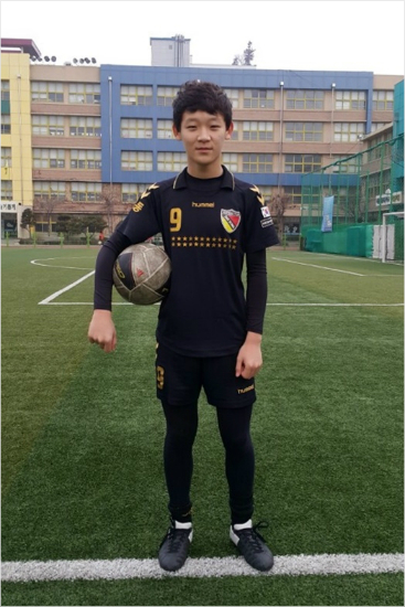 서울대동초등학교6학년전유상군은제29회차범근축구상대상을수상하며한국축구의미래를밝힐재목으로공식인정받았다.(사진=차범근축구상심사위원회제공)